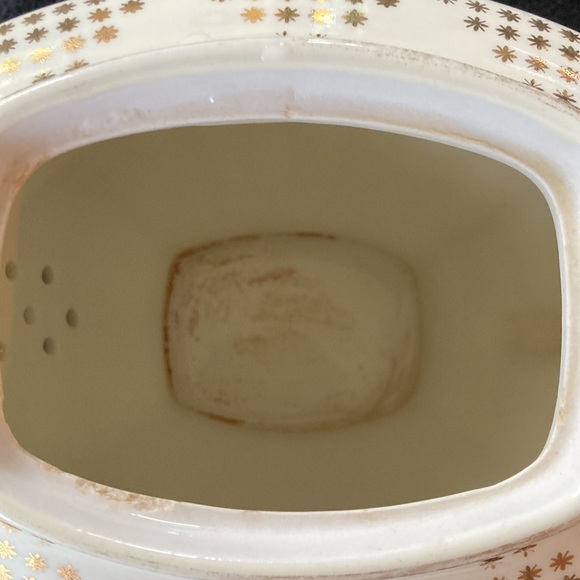 Vintage Hall 6 Cup Ivory Gold Teapot - Picture 7 of 16